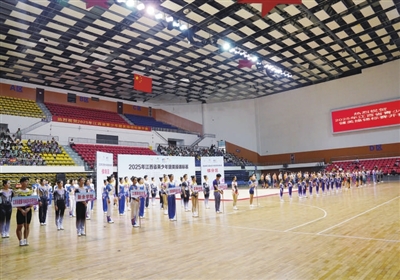 本文转自, 整个赛场活