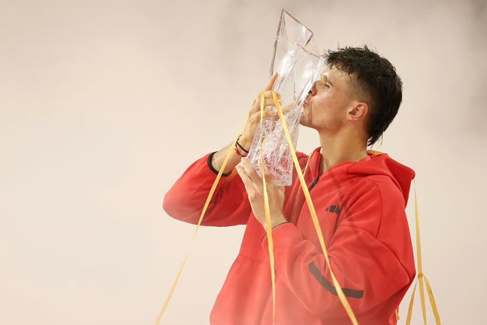 球生涯而言, 往更高级别, 巡回赛时代