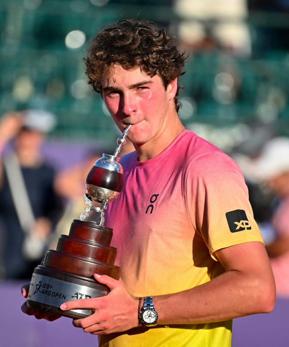 部从默默无, 涯巡回赛首