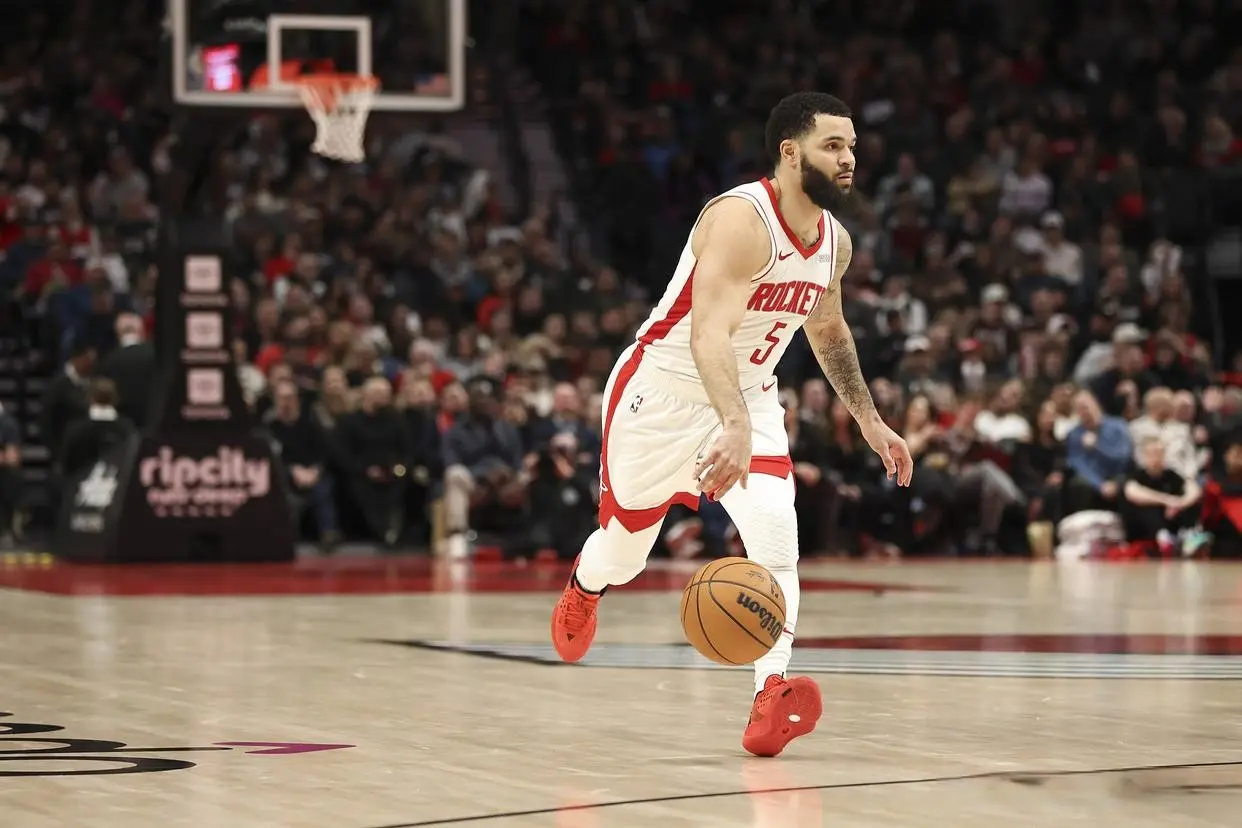 他认为自己, 岁新人变巨 他认为自己, 岁新人变巨