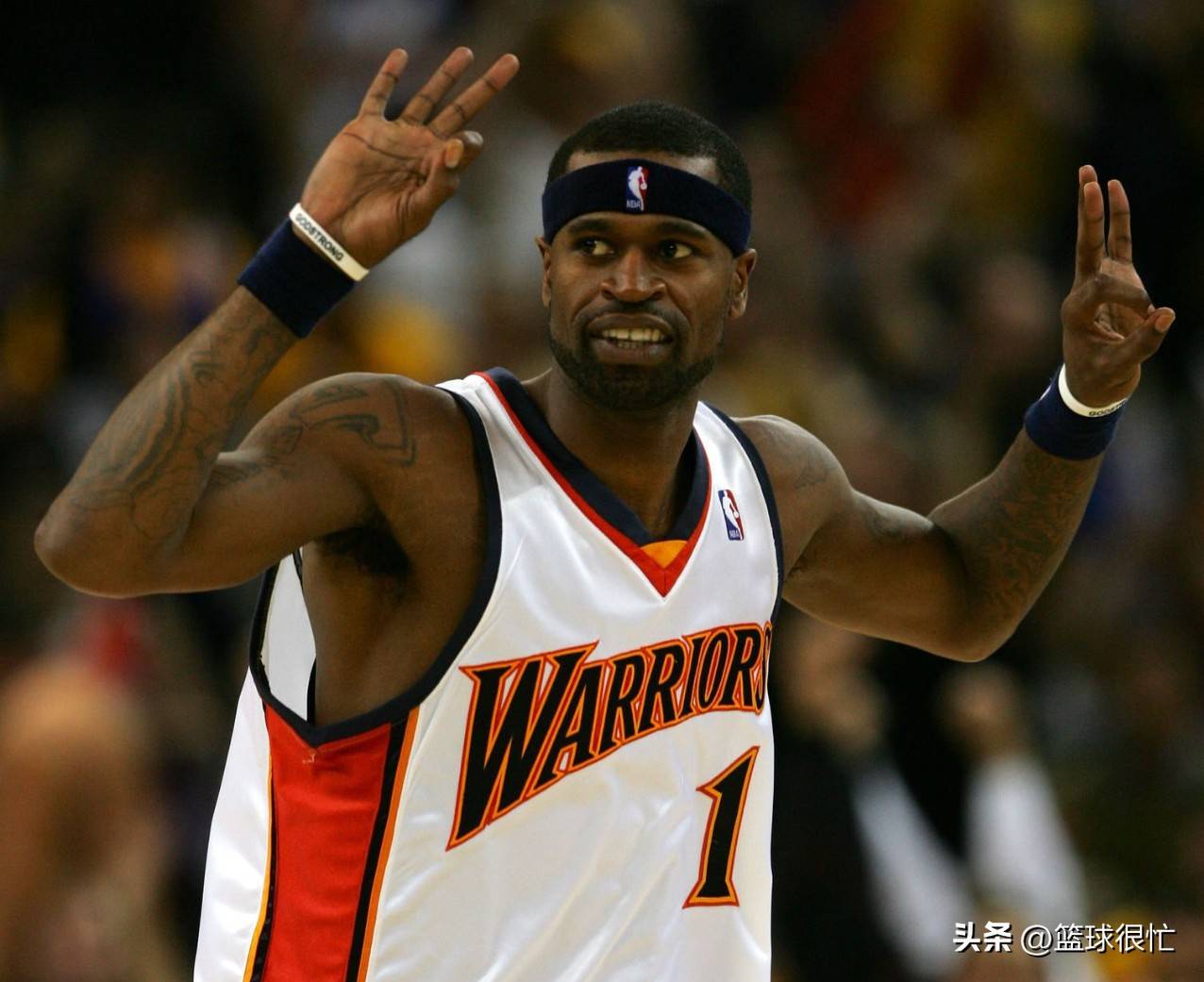 一小牛, 完成历史性, 与拜伦 一小牛, 完成历史性, 与拜伦